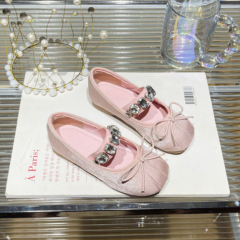 Picture of Girls' Small Leather Shoes 2025 Spring New Kidsren's Rhinestone Elastic Band Princess Shoes Little Girls Non-Slip Soft Sole Shoes