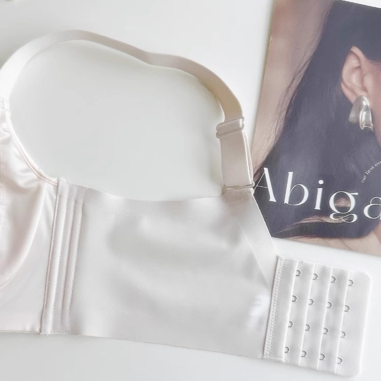 Picture of Large Breasts Appear Smaller, Ultra-Thin Large Size Bra, Pull-Up Lace Splicing Satin Rabbit Ear Cup Sexy Adjustable Intimates for Women