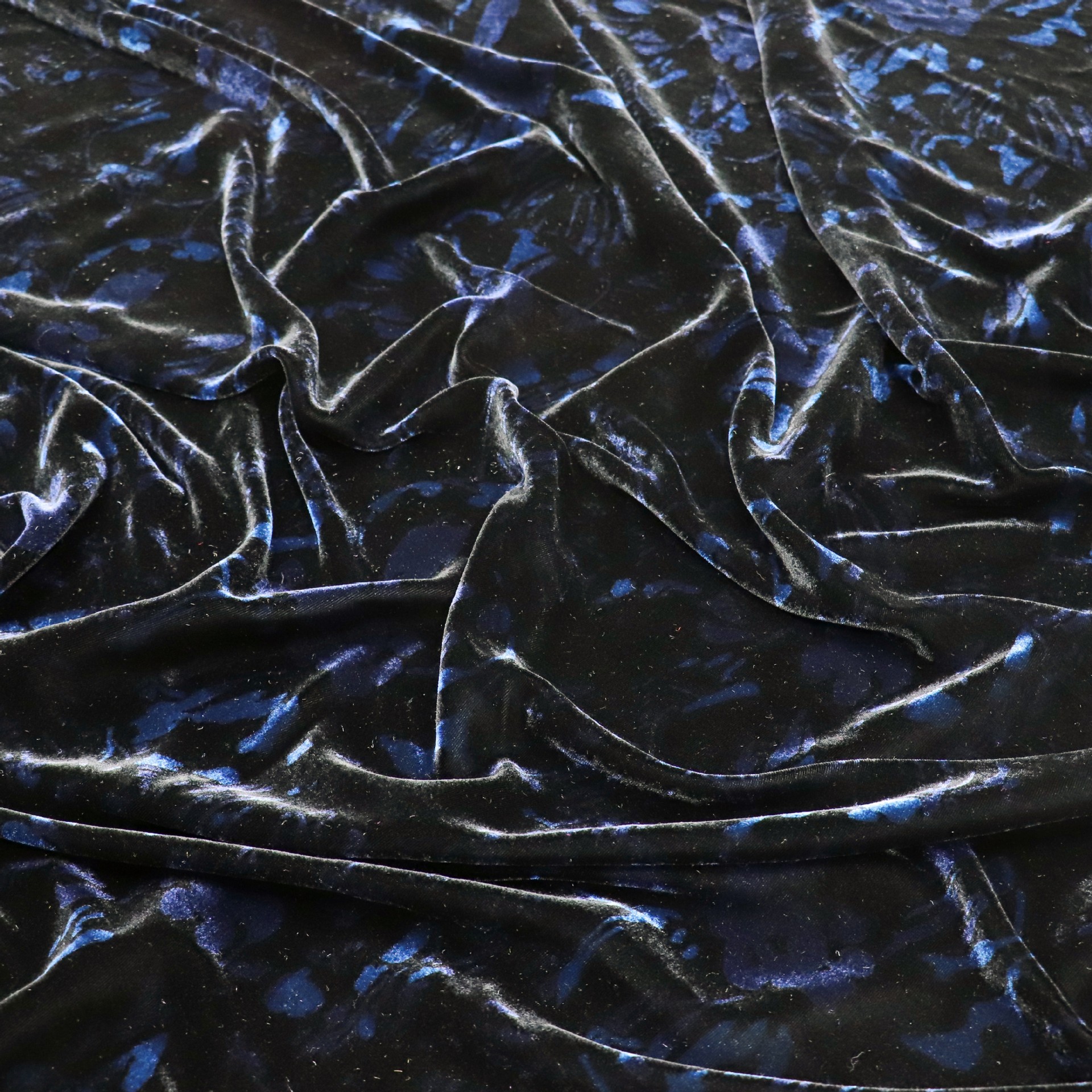 Picture of Factory Wholesale Woven Velvet Brocade Viscose Printed Burnt Flower Velvet Fabric Nightgown Dress Cheongsam