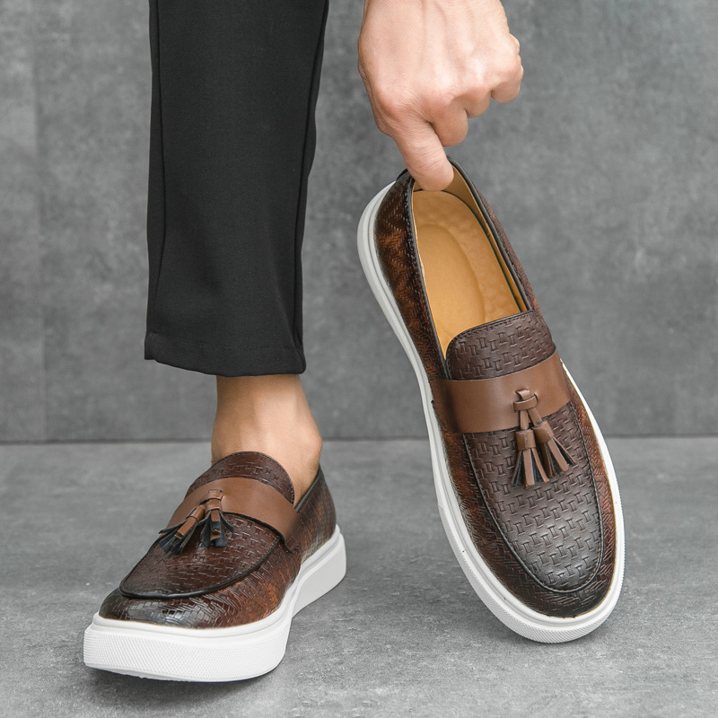 Cheap cross-border new plus size tassel board shoes men's European and American fashion catwalk legged men's personalized business casual leather shoes