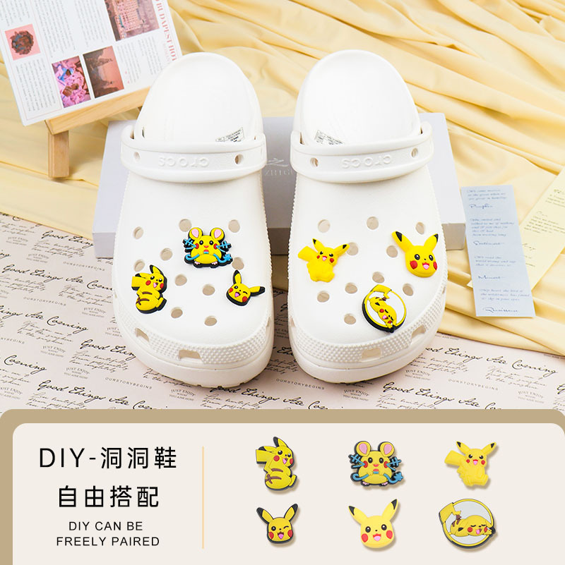 [Pikachu series] summer hole shoes shoes flower slippers accessories cute shoe buckle shoes accessories decoration