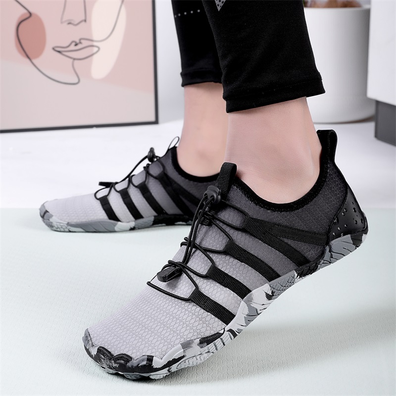 Picture of Indoor Fitness Shoes Men and Women's Shock Absorbing Running Shoes Quiet Rope Skipping Shoes Sports Yoga Shoes Women's Comprehensive Training Shoes
