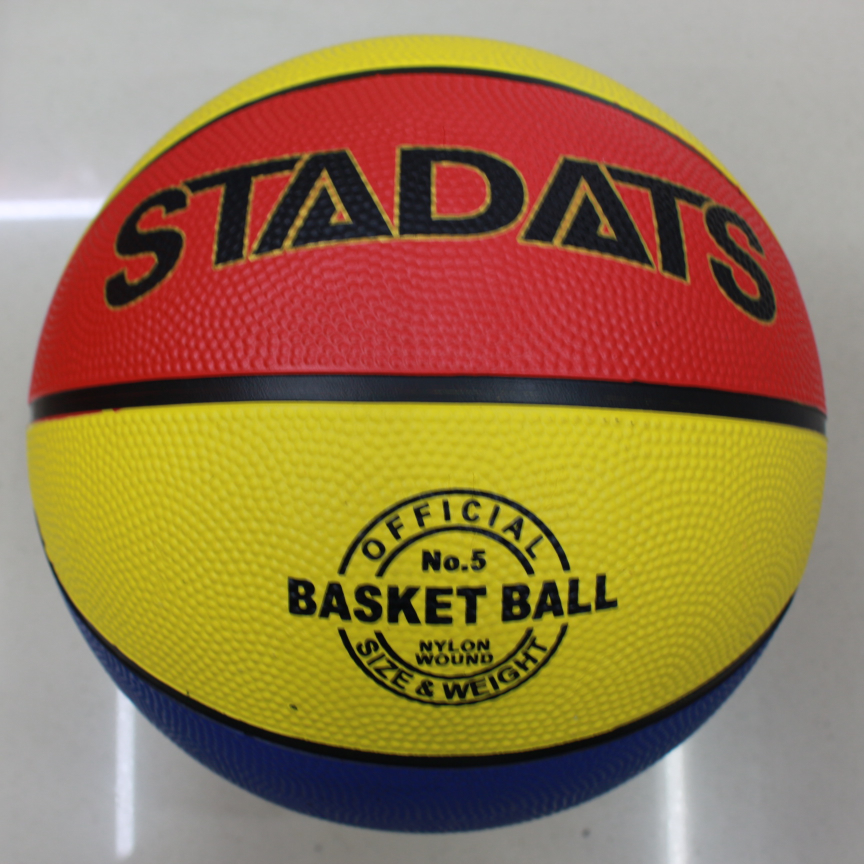 genuine goods No.5 basketball color rubber No.5 basketball red yellow blue indoor and outdoor rubber basketball can be made like
