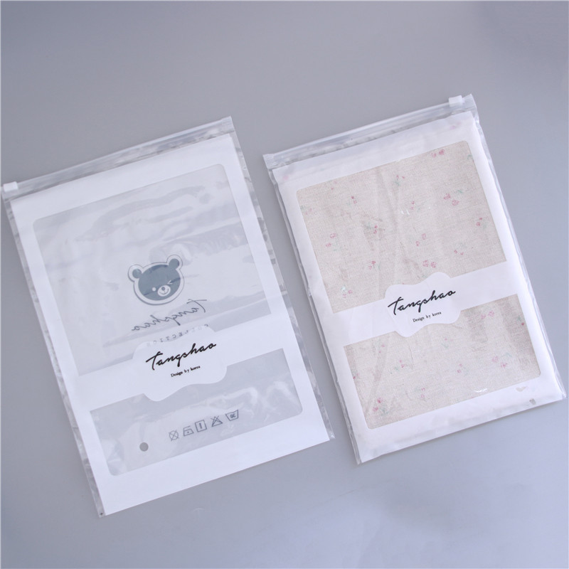 Customized Towel Clothing Packaging Bag, High-End Pe Transparent Frosted Zipper Seal Bag, Clothing Packaging Bag in Stock