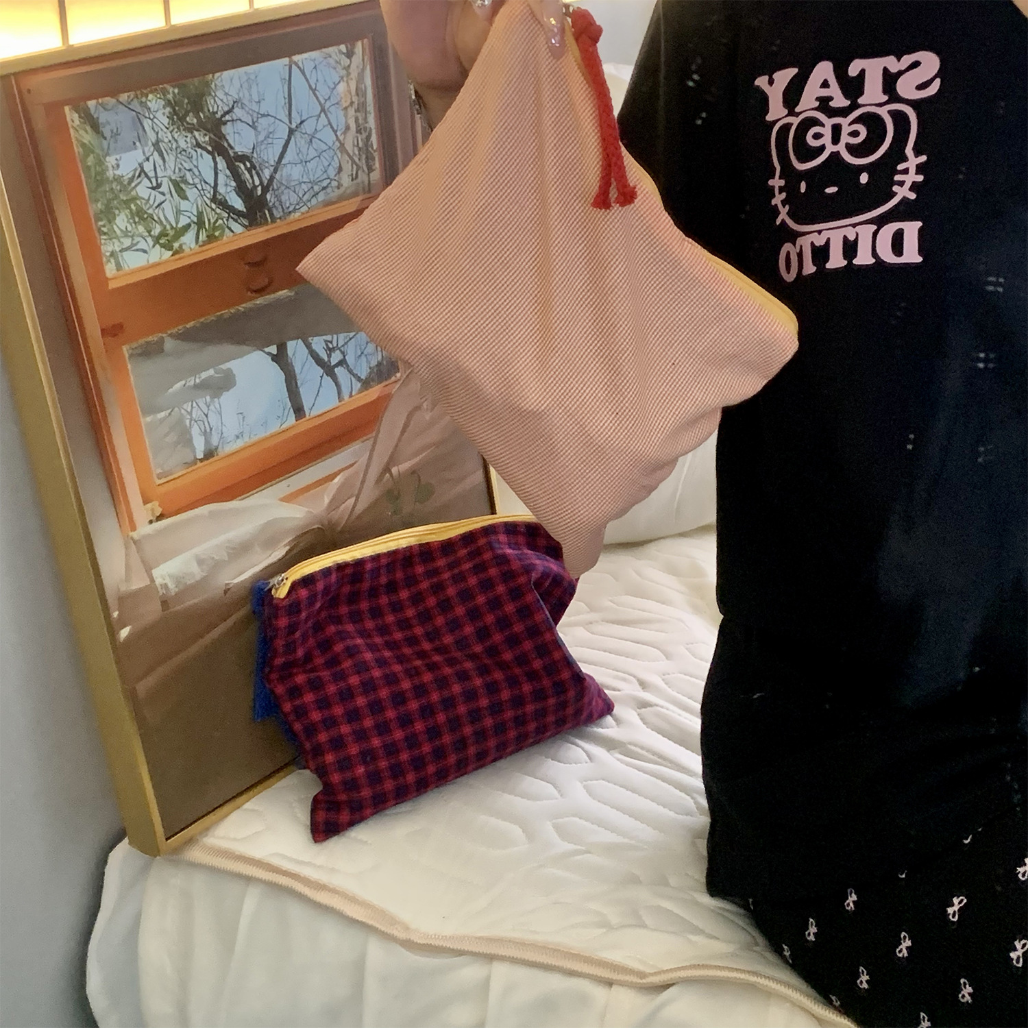 Picture of Creative Contrast Color Plaid Cosmetic Bag Women's Ins Large Capacity Cosmetic Brush Storage Bag Portable Travel Bag