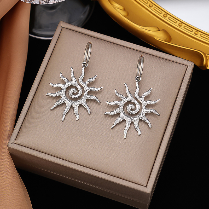 Picture of Cross-Border New Sun Pendant Titanium Steel Necklace Earrings Ring Women's Design Light Luxury Niche High-End Jewelry Set