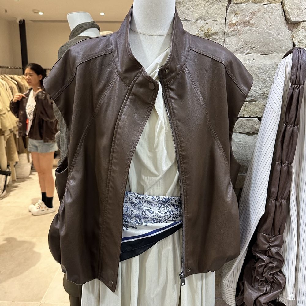 2025 Autumn and Winter Hong Kong Style Retro Stand Collar Sleeveless Motorcycle Leather Vest Jacket Women's Small Vest