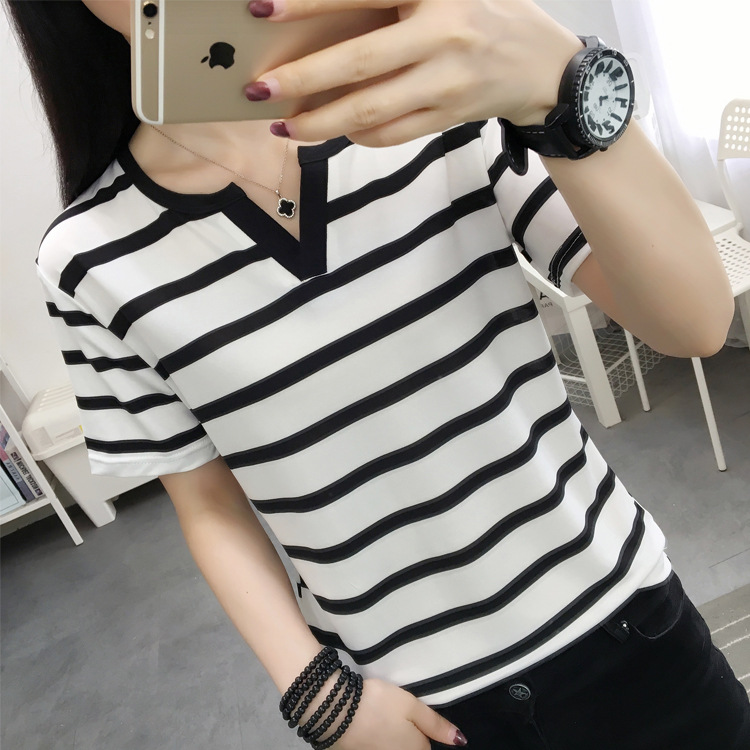 2025 Summer New Korean Style Slim-fit Slimming Striped V-neck Short-sleeved T-shirt Female Student Top Base Shirt Ins Trendy