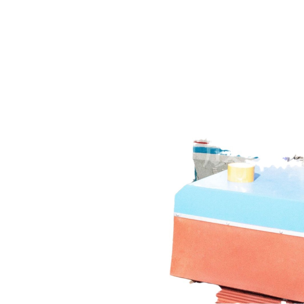Picture of Small size hair sticking device roller dust sticking clothes hair sticking device tearable roll paper sticky paper clothes dust sticking paper cleaning cat hair
