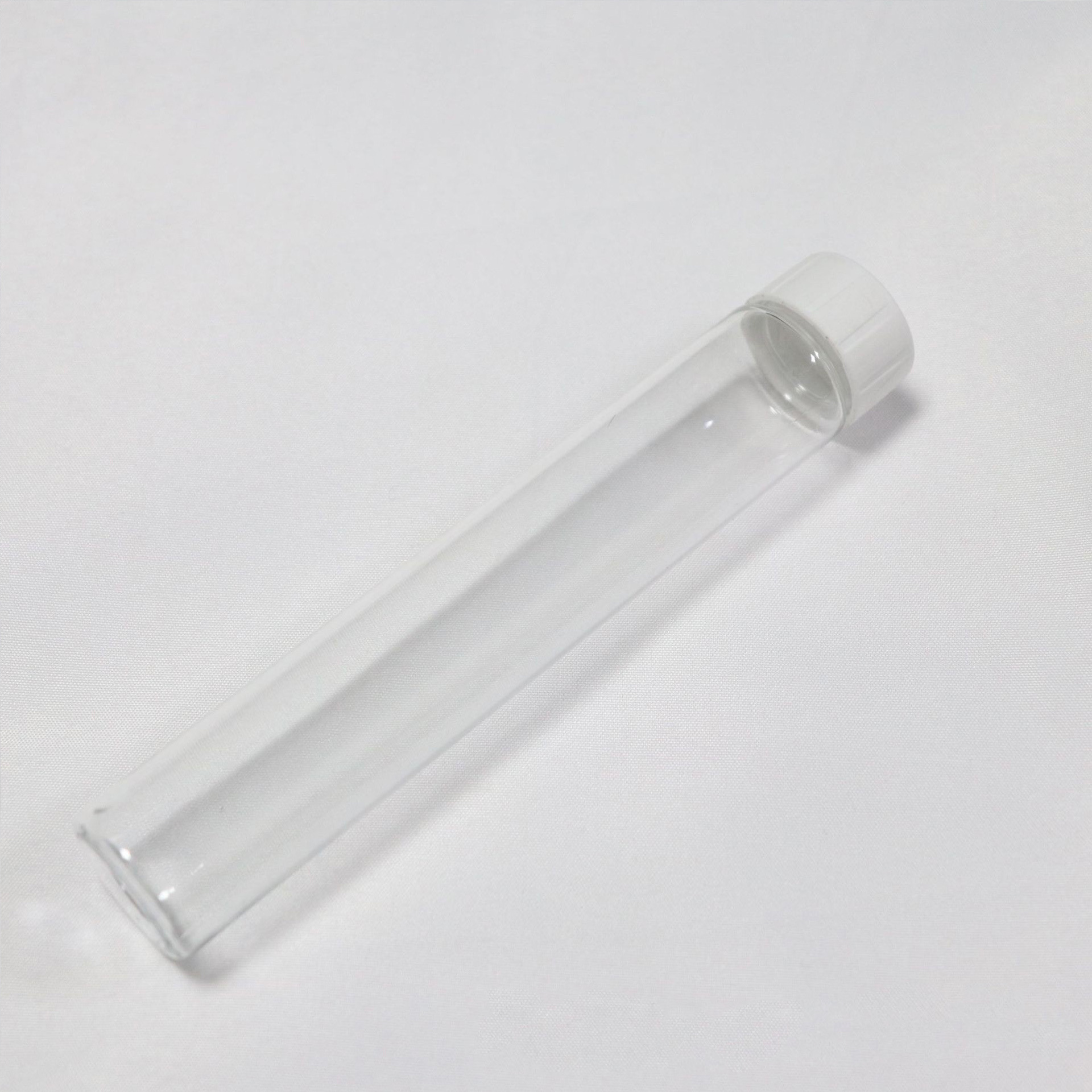 Slender transparent colorless small tube PET plastic packaging tube anti-child lock test tube D22 * H120 sub-bottling
