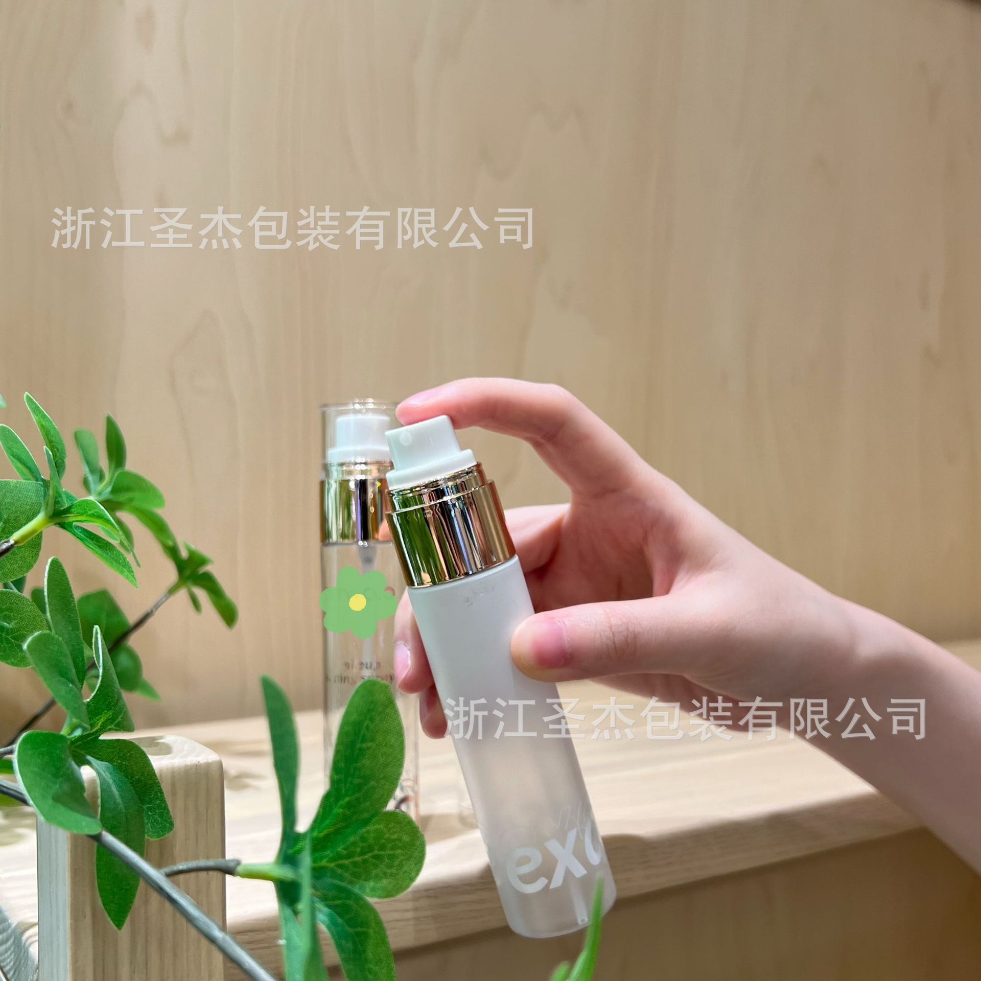 100ml very fine spray toner makeup water atomized plastic spray bottle slender fine spray bottle transparent cover