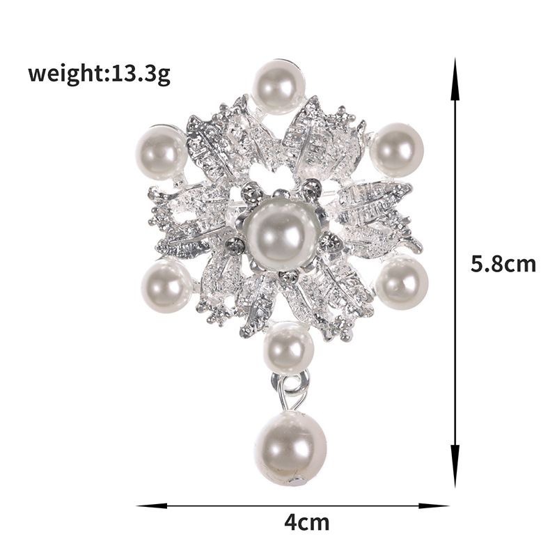Picture of Korean Style New Luxury Camellia High-end Brooch Pearl Women's All-match Elegant Corsage Suit Coat Clothing Accessories