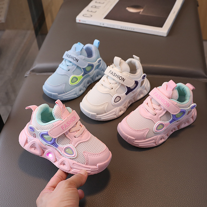 Spring and Autumn New Mesh Lighted Children's Shoes for Men and Women Light Up Light Shoes Soft Sole Casual Sneakers for Children and Middle Schools