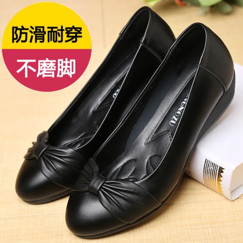 Live Broadcast One-piece Soft Leather Soft Sole Mother's Shoes Flats Wear-resistant Waterproof Bow Work Shoes Micro-business Group Purchase