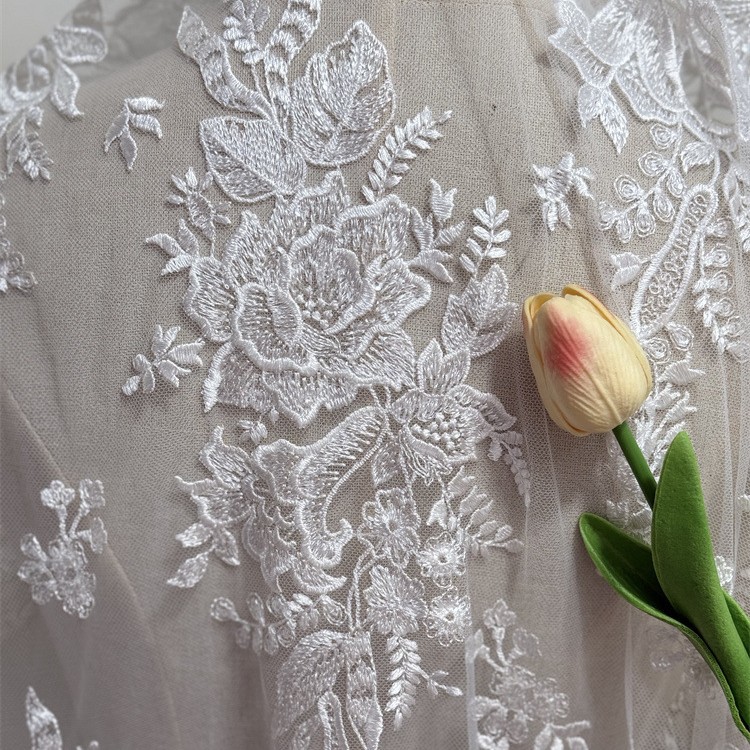 Exquisite embroidery flower heavy-duty polyester glossy silk sequins lace fabric this white wedding dress children's clothing material