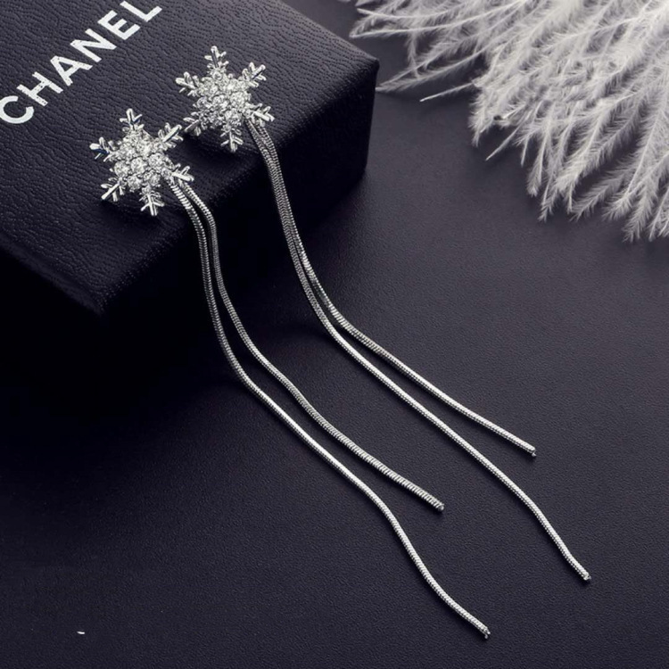 Picture of Korean S925 Silver Pin Fashion Earrings Long Tassel Snowflake Tassel Earrings Metal Texture Personality Elegant Earrings