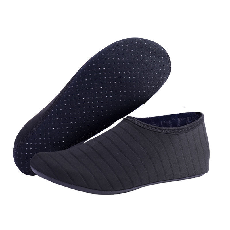 Picture of Beach shoes and socks men's and women's snorkeling shoes diving equipment beach socks non-slip quick-drying wading swimming shoes yoga shoes manufacturers
