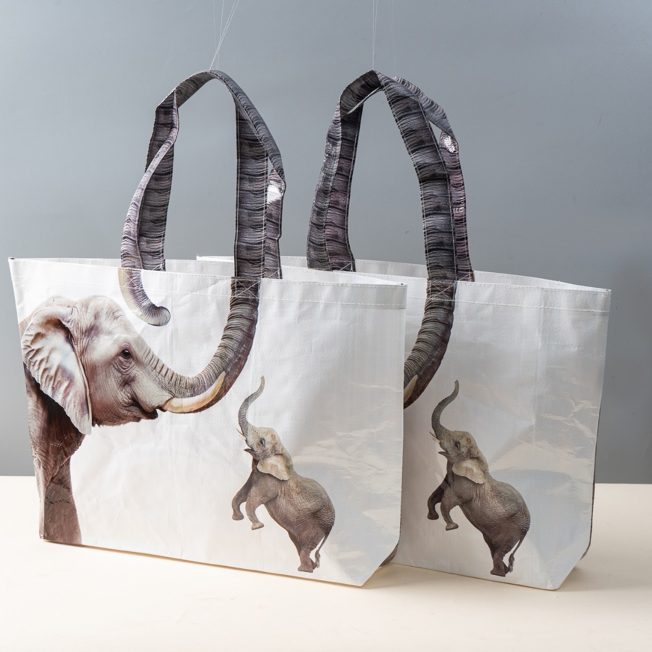 Hand-Held Woven Bag, Color-Printed Waterproof Pp Shopping Bag, Laminated Storage Gift Bag, Advertising Bag with Logo Printing