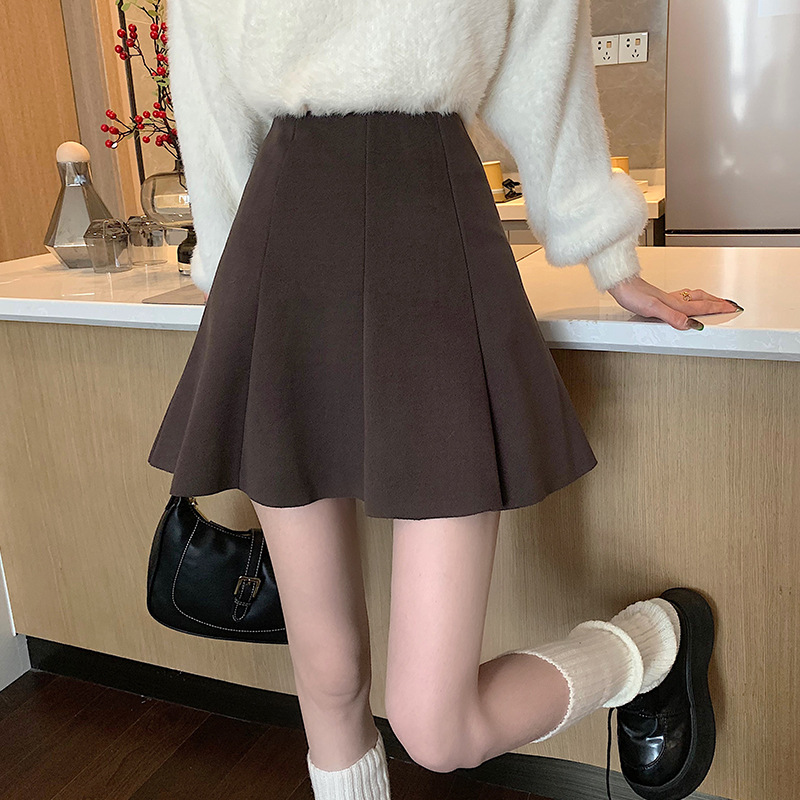 brown Woolen Skirt Women's Autumn and Winter 2025 New A- word High Waist Small Pleated Hip Loose Casual Skirt