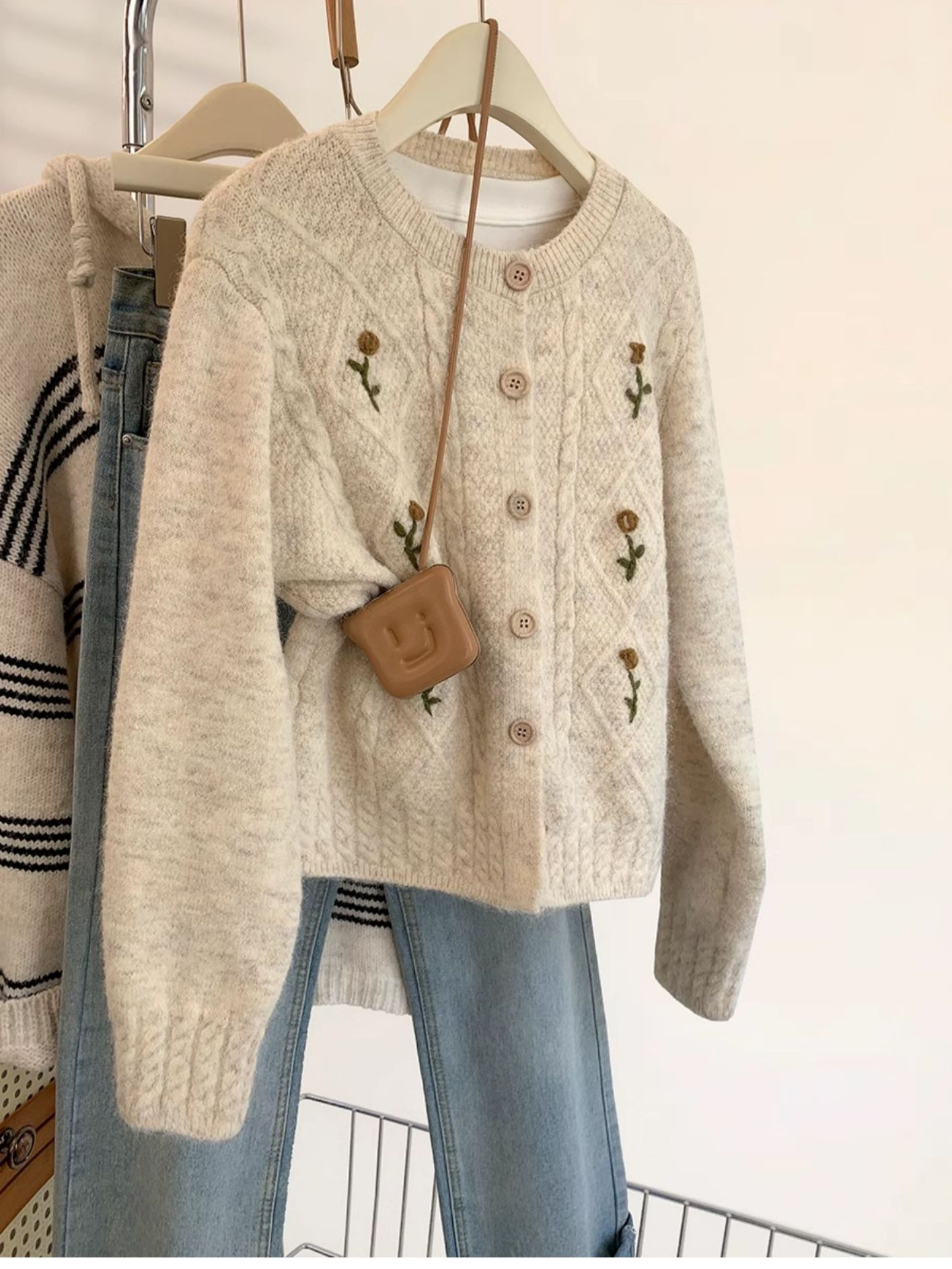 Cross-border small fragrance embroidered raccoon fleece sweater jacket women's autumn and winter new loose and versatile knitted cardigan top