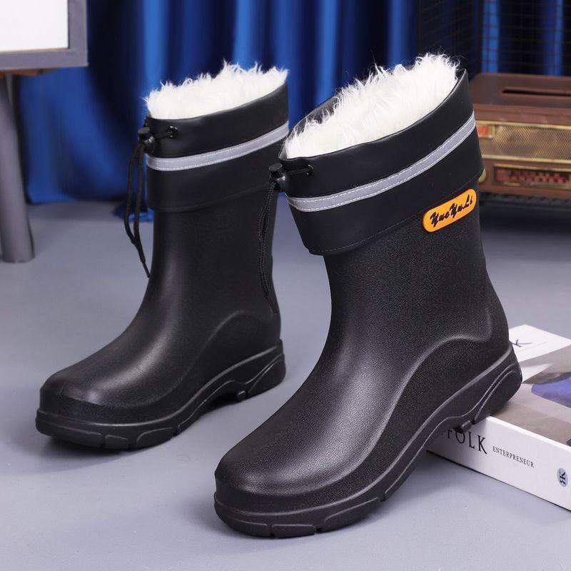 Non-slip fashionable short waterproof rain boots, winter versatile fleece-lined men's water boots, comfortable for long standing
