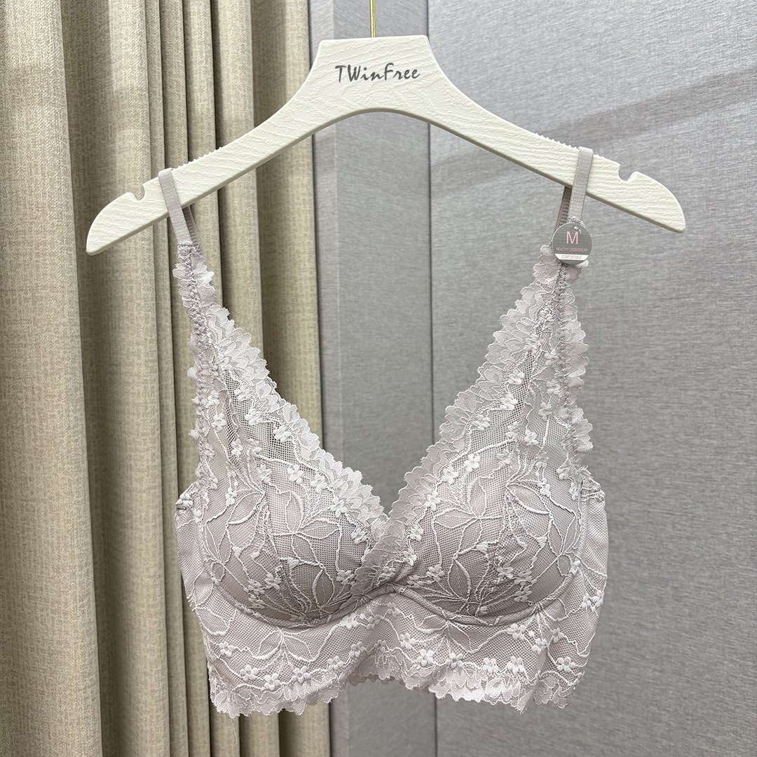 Picture of French fairy V-neck lace underwear women's elegant and light back wrap chest gathering thin breathable sexy bras