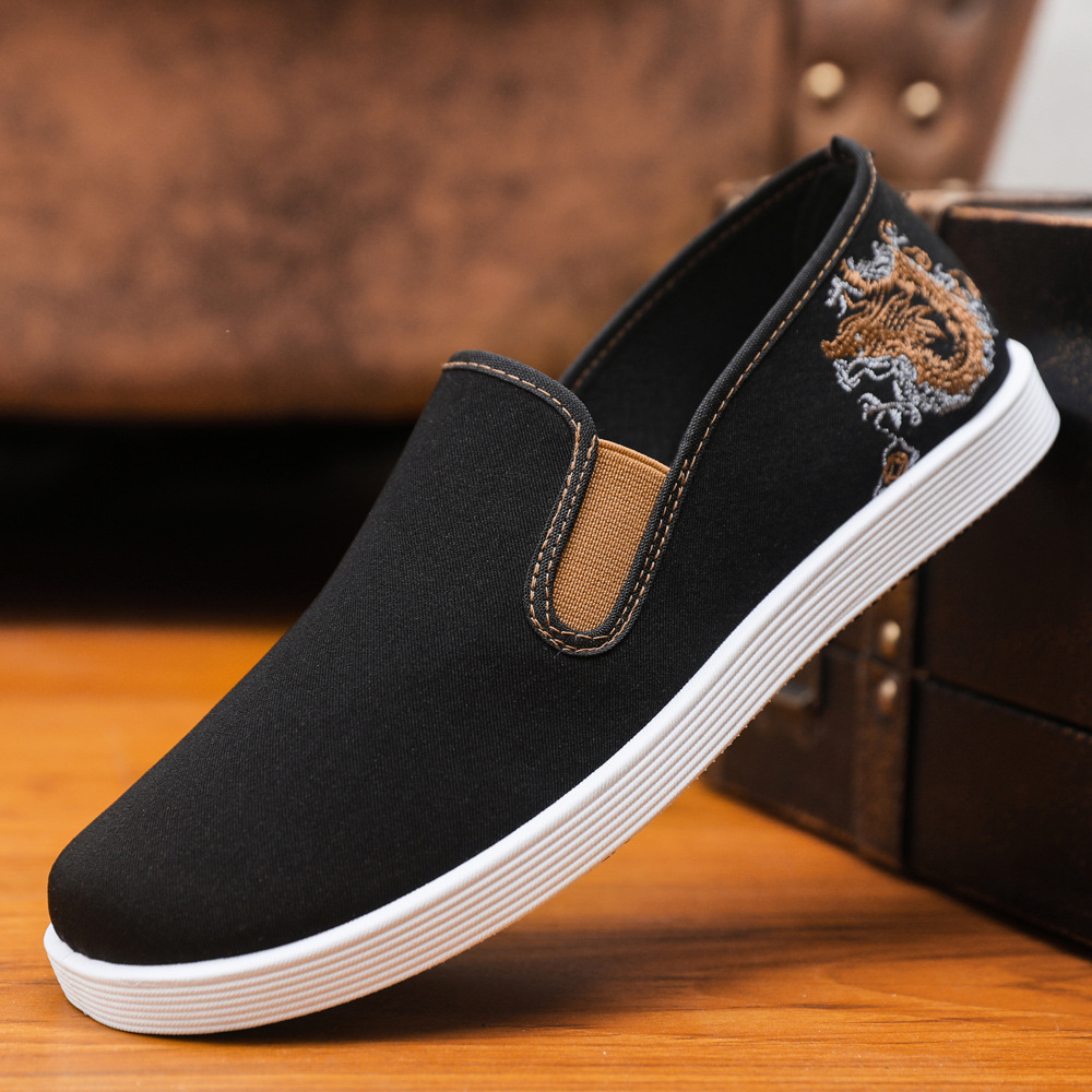 Spring new men's foreign trade cloth shoes breathable flat driving shoes Chinese style men's breathable comfortable embroidered cloth shoes