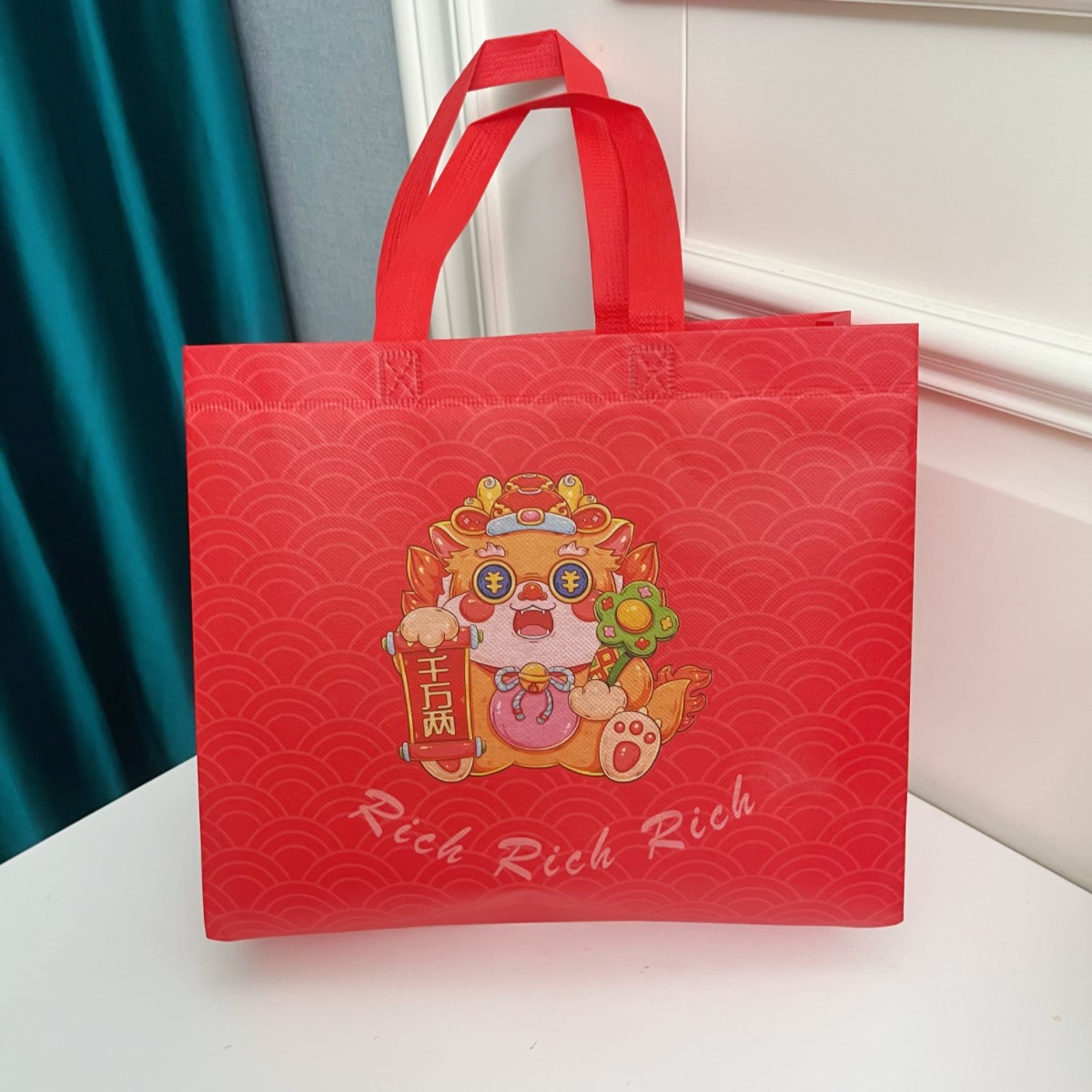 New Year red dragon coated non-woven handbag clothing store logo boys and girls clothing store shoes shopping bag packaging