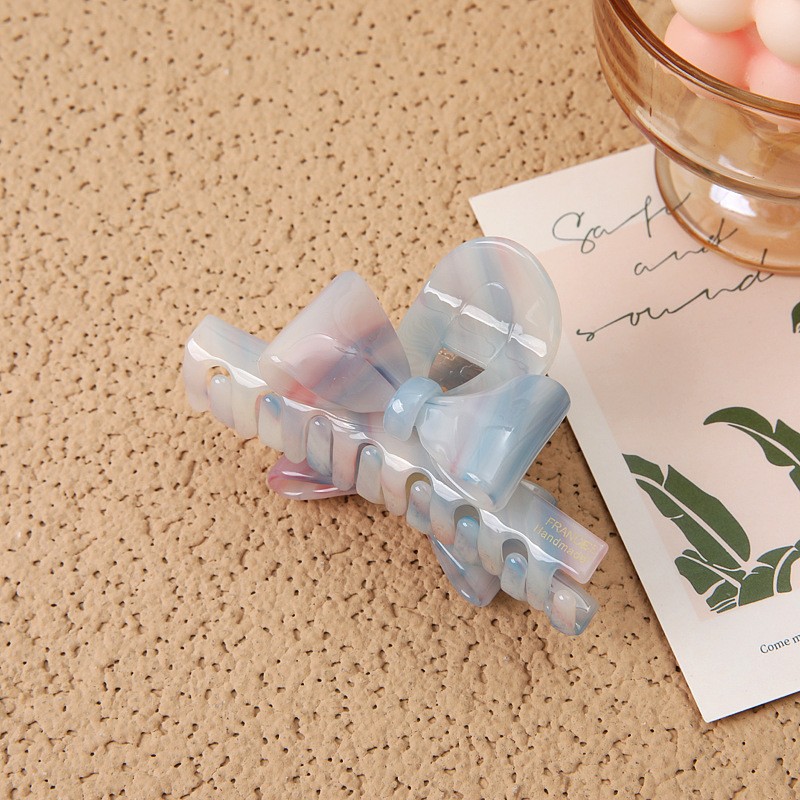 Picture of Tulip Cherry Grab Clip Premium 2024 New Maillard Grab Clip Cute Dalmatian Shark Clip Hair Accessories