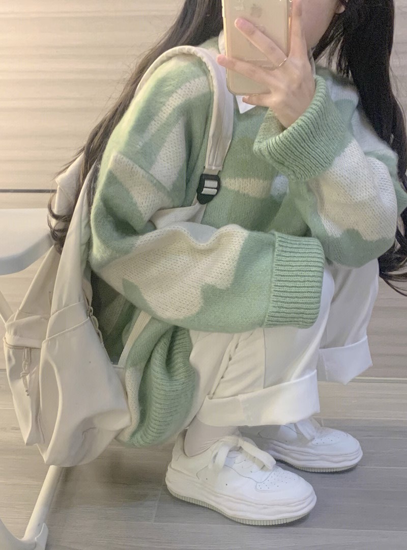 Japanese-Style Retro Color-Block Sweater for Women, Loose and Casual Autumn/Winter Inner Layer Top, Versatile Macaron Color Series