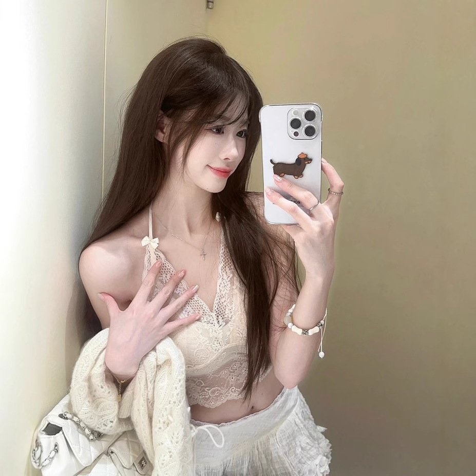 Pure Sweet and Spicy Lace Halter Camisole Women's Autumn and Winter Design Sense Inner Lace Hollow Stacked Small Top Trendy