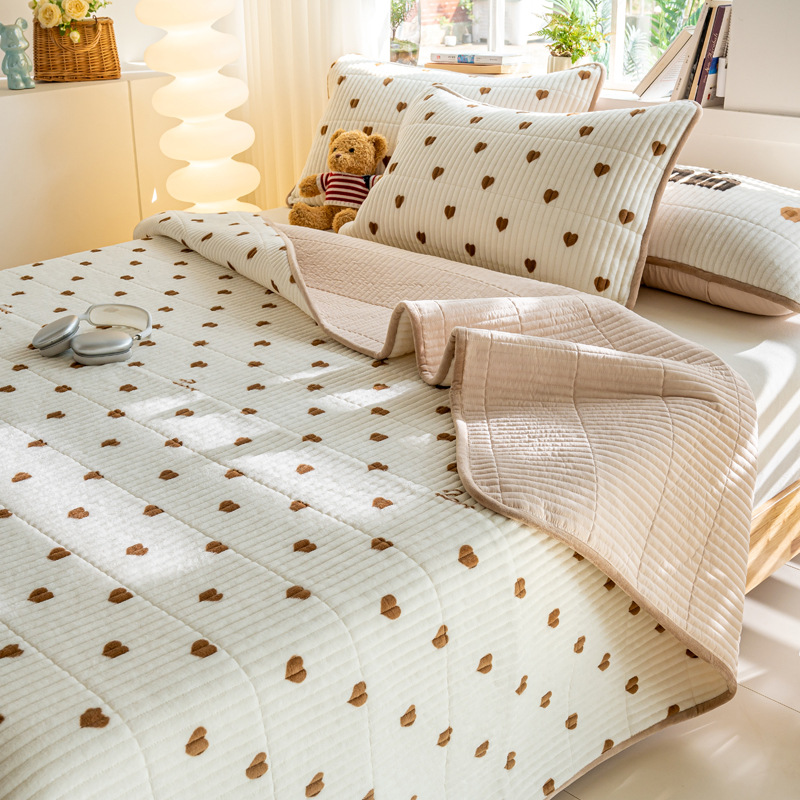 Picture of Milk Velvet Bed Cover Three-Piece Set, Class a Maternal and Infant Grade, Autumn and Winter Single Quilted Non-Slip Bed Sheet, Coral Velvet Kang Cover, Thickened