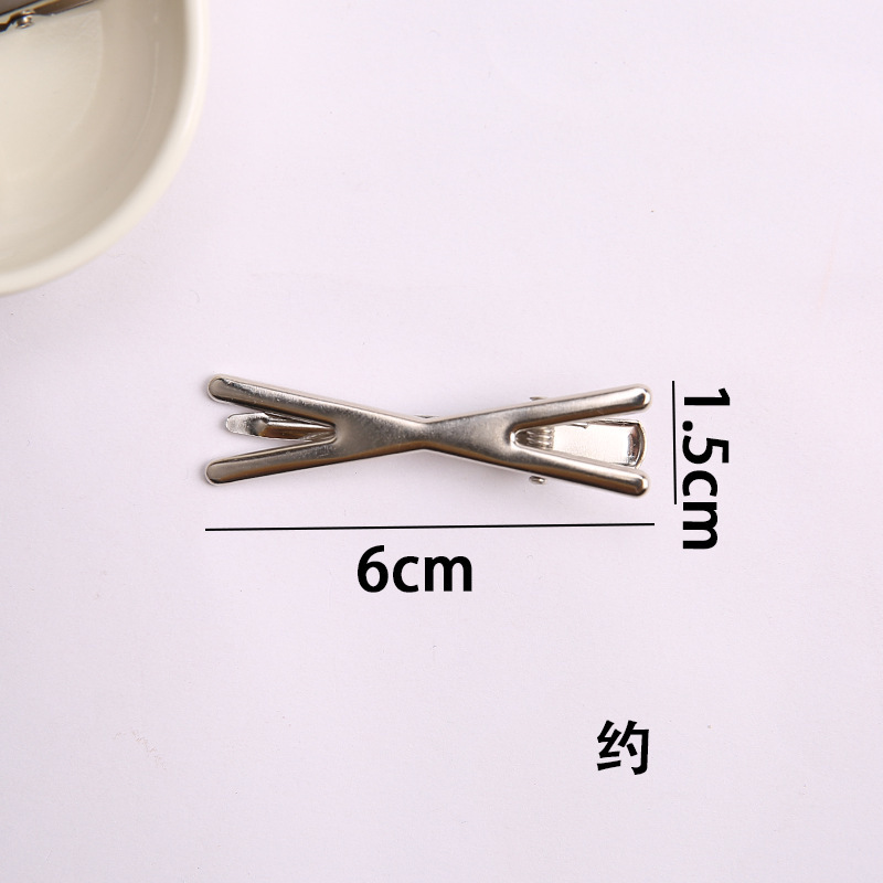 Picture of Y2g hairpin metal sweet cool bangs hairpin makeup hair accessories forehead broken hairpin simple clip 2023 new female