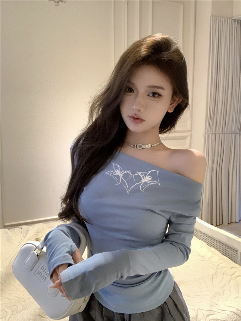 Sexy off-neck long-sleeved T-shirt women's winter wear pure print pleated undershirt slim-fit off-the-collarbone top