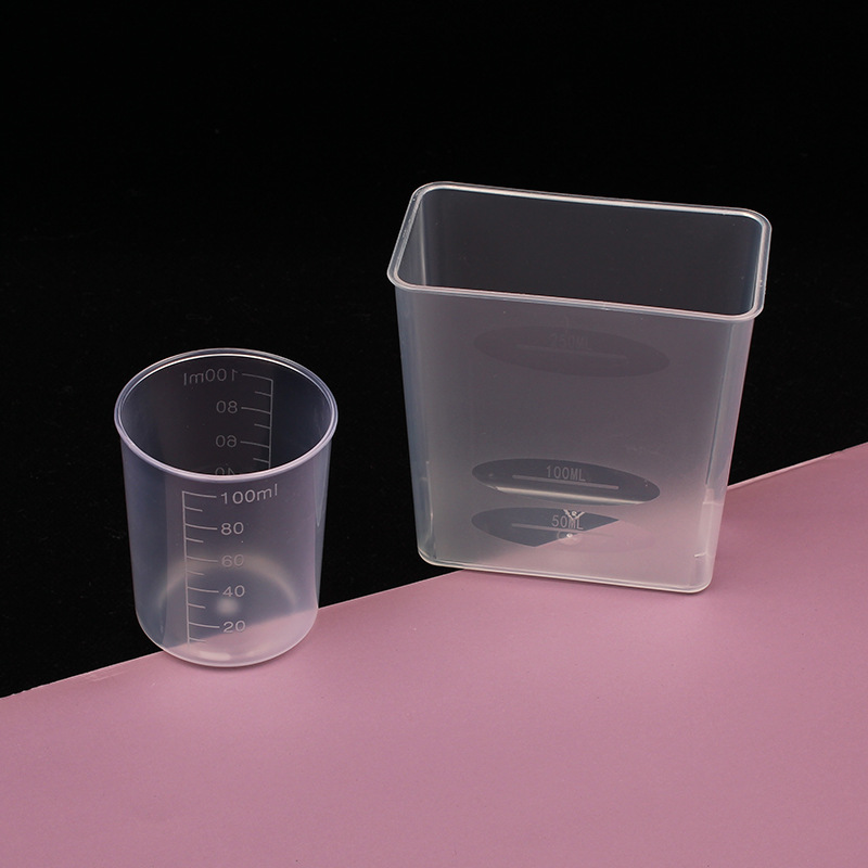 Transparent plastic small measuring cup with scale 100ml experimental PP cup 250ml measuring cup in stock wholesale new product