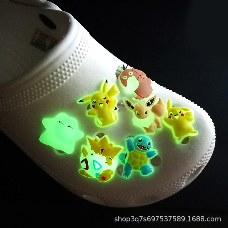 New luminous hole shoes flower shoe buckle personality fluorescent PVC shoe buckle diy decorations accessories cross-border spot