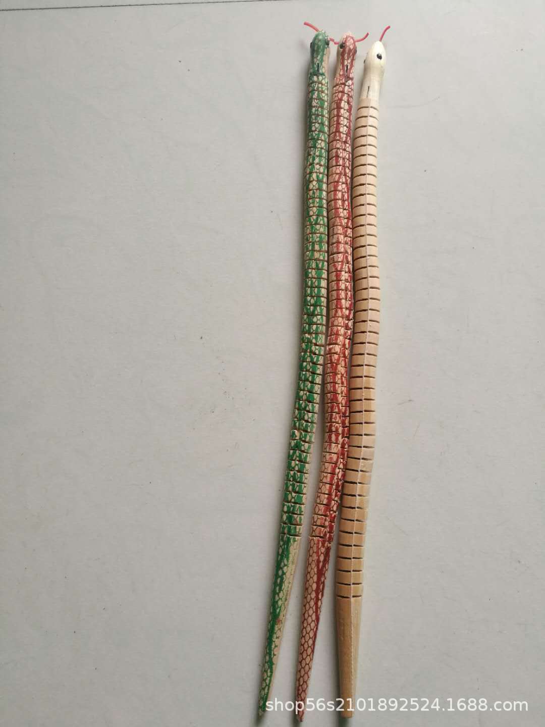 Picture of Wooden Round Head Snake Anti-Real Wooden Kidsren's Toy Snake 30-50-2, Pterosaur Crocodile Cobra, Etc