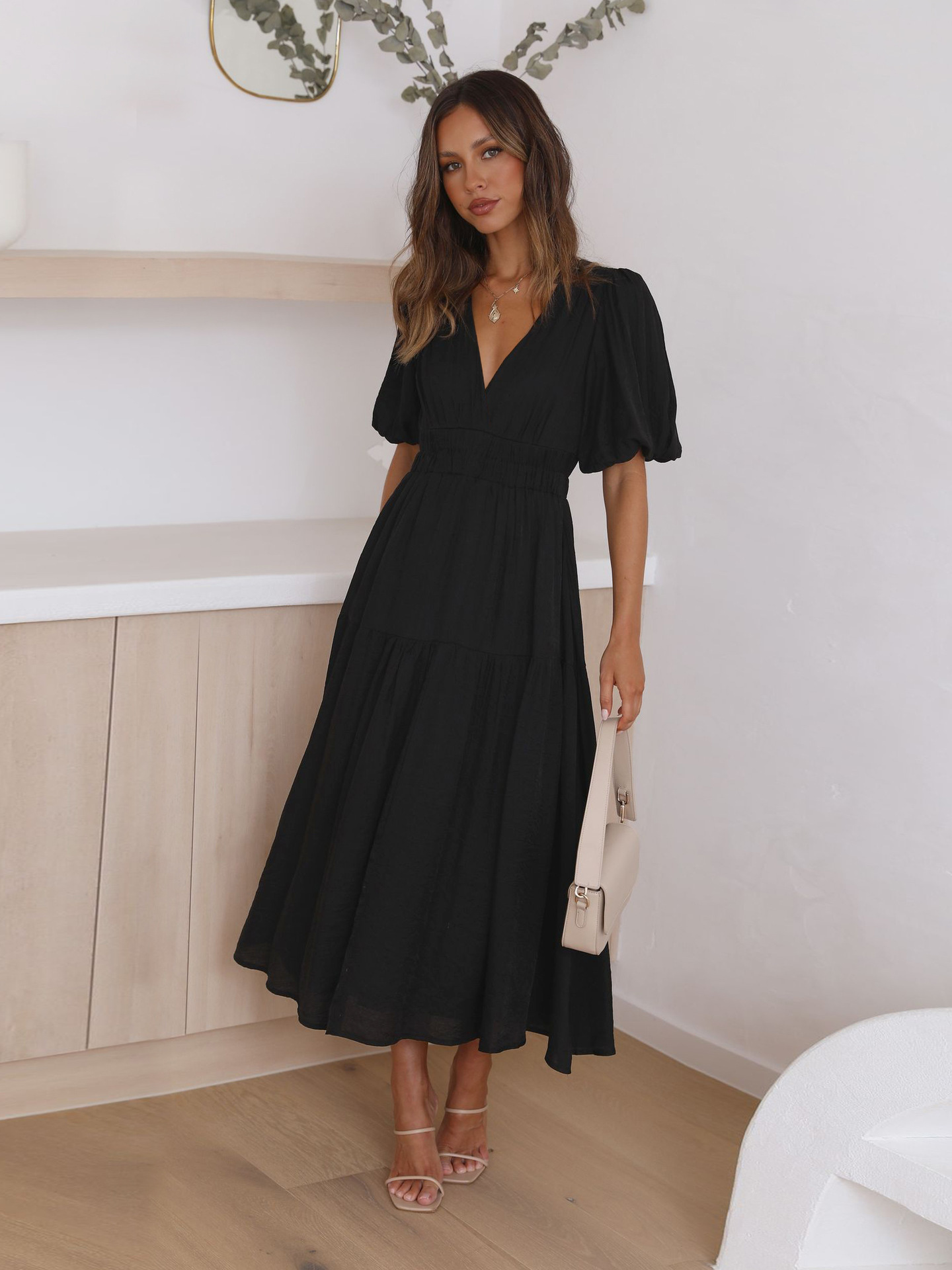 2025 European and American Summer Fashion New Amazon Hot Selling High Sense V-neck Puff Sleeve Holiday dress Women's Wear