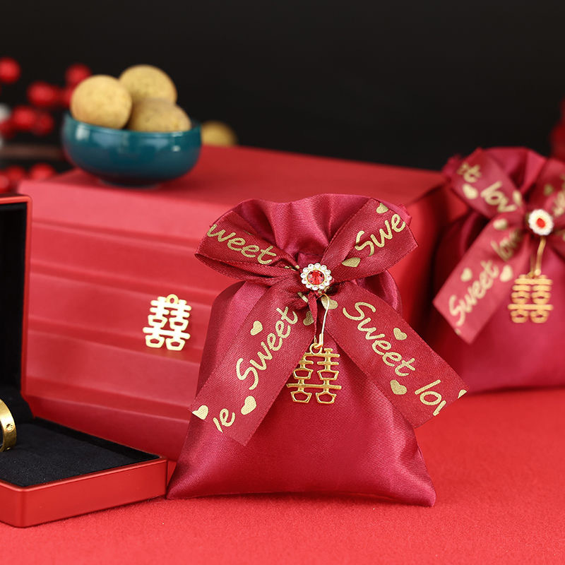 Picture of Wedding supplies wholesale brocade wedding candy bag wedding candy box wedding candy bag gift bag non
