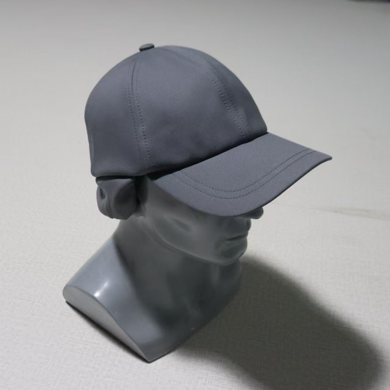 Picture of Winter Baseball Cap with Ear Flaps, Wool Lining, Waterproof Hat for Outdoor Activities, Adjustable Hat for Men and Women, Casual with Ear Flaps