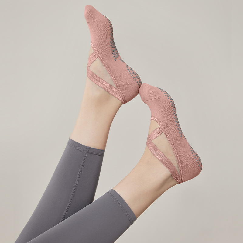 Picture of Non-slip yoga socks for women, beginner indoor five-toe socks, women's sports fitness yoga socks, wholesale yoga shorts