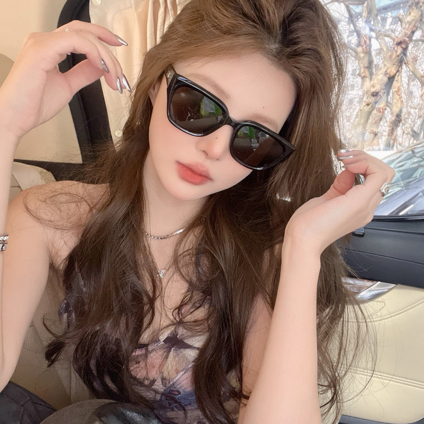 Picture of 2024 Explosions GM Plate Sunglasses Women's Slim Little Red Riding Book Star Same Style Dada Sunglasses Korean Style Void Fashion