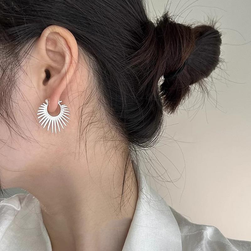 Sweet Sunflower Earrings Women's Personality Fashion Design S925 Silver Pin Ear Buckle Ins Trendy Internet Celebrity Earrings