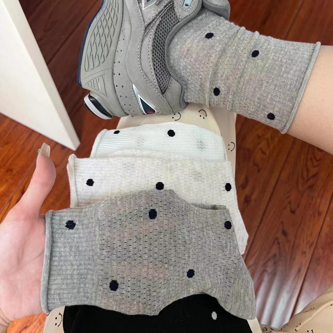 [a generation of hair] socks women's tube wave point thin pile socks summer new sports breathable socks sweat-absorbent deodorant