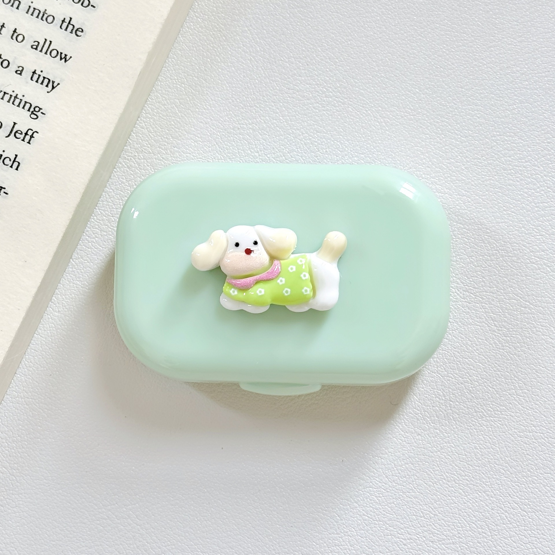 Picture of Cute Little Animal Cartoon Contact Lens Case, Contact Lens Storage Box, Care Companion with Mirror, Girl Ins Wholesale