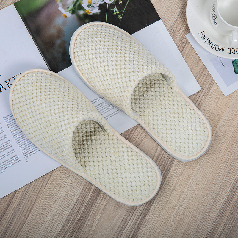 Picture of Disposable Slippers Hospitality Home Indoor Homestay Hotel Guesthouse Club Men's and Women's Coral Fleece Thickened Travel