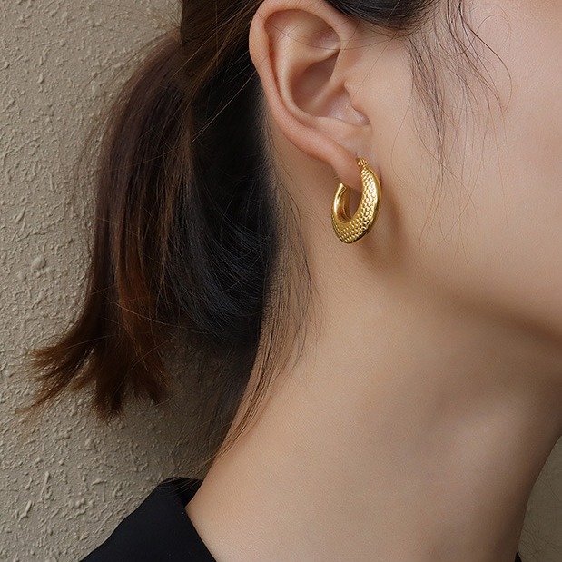 Cross-border new stainless steel 14K gold hollow threaded earrings Europe and the United States retro exaggerated earrings women's earrings wholesale