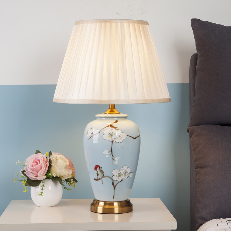 New Chinese hand-painted flower and bird ceramic table lamp Jingdezhen living room side bedroom bedside lamp ornaments a generation of hair