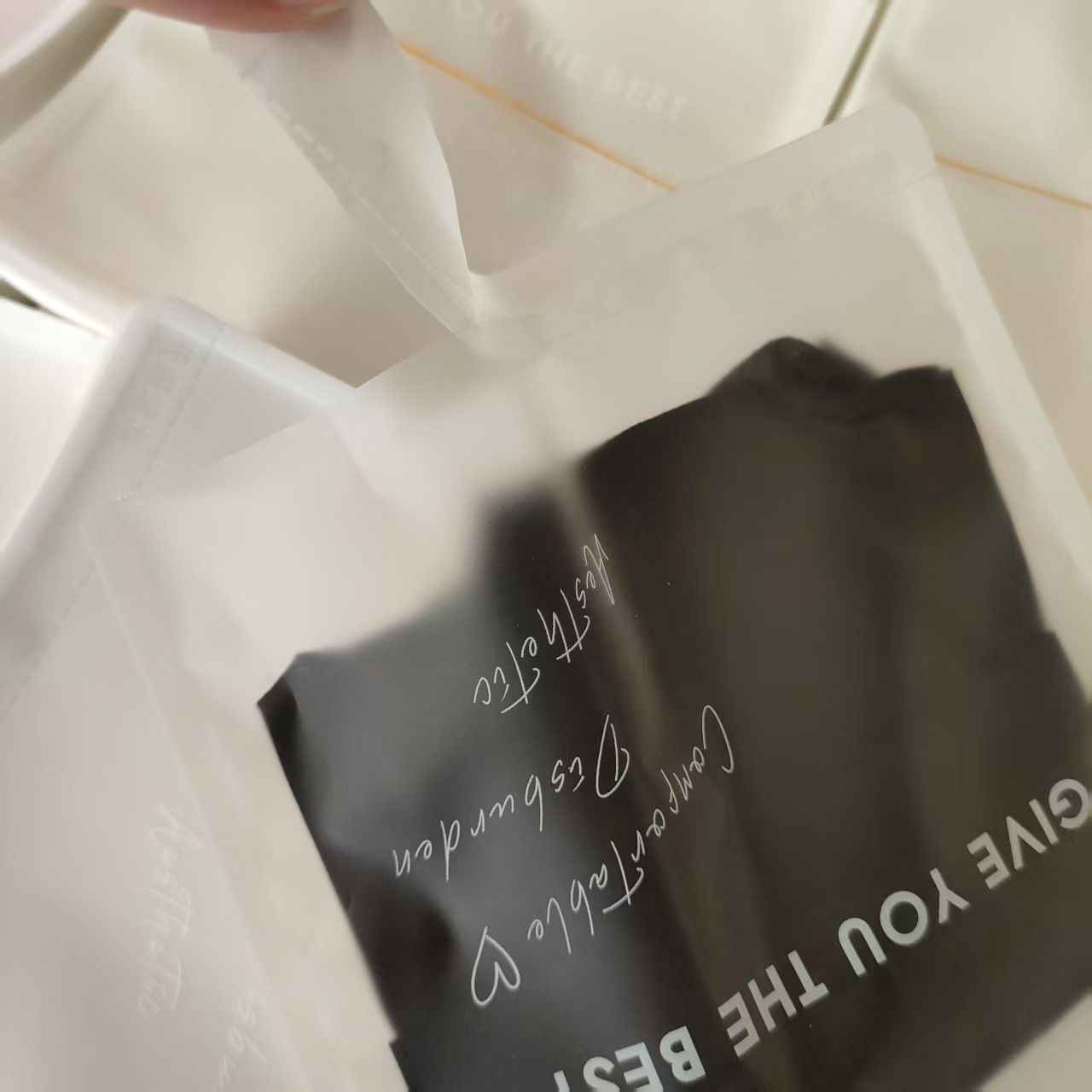 Picture of Spot Wholesale Men's and Women's Underwear Packaging Bags White Disposable Kraft Paper Bags Underwear Universal Bags Independent Packaging Bags