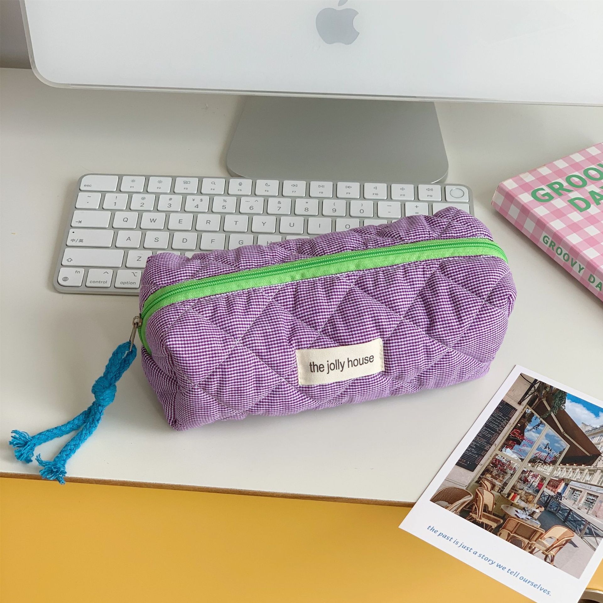 Picture of Creative Contrast Color Plaid Cosmetic Bag Women's Ins Large Capacity Cosmetic Brush Storage Bag Portable Travel Bag